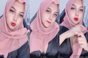 Bokep Hijab Cantik Live Pamer Toket Gede, Memek Basah Keliatan