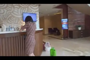 Kenikmatan Luar Biasa Cek In Dengan Pramugari Cantik